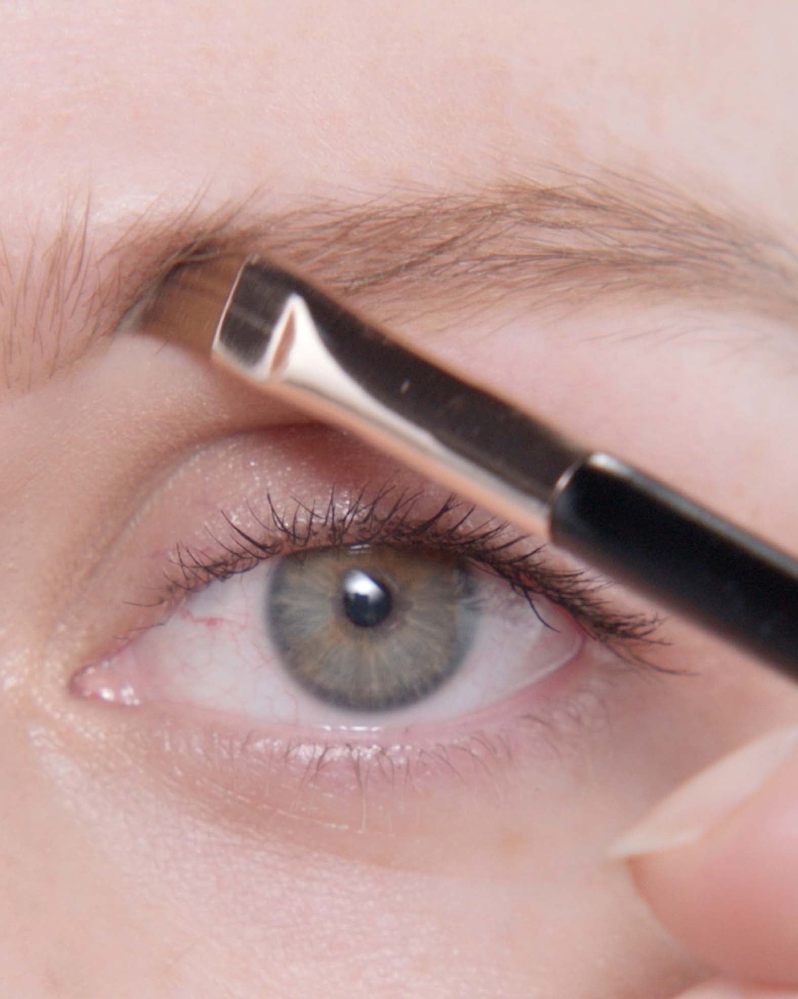 Applying Brow Powder Duo in Blonde