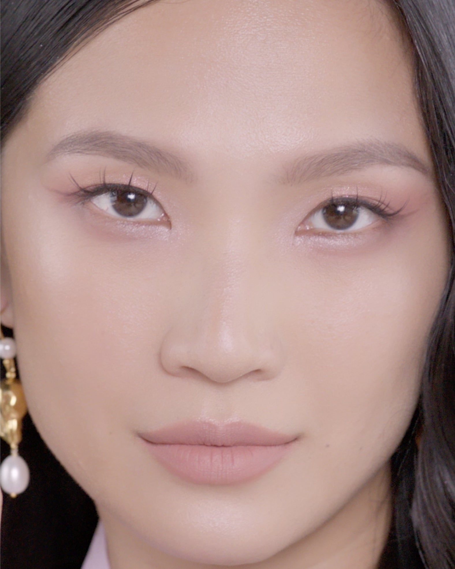 Get The Look: Using Glow Seeker Pearl Highlighter