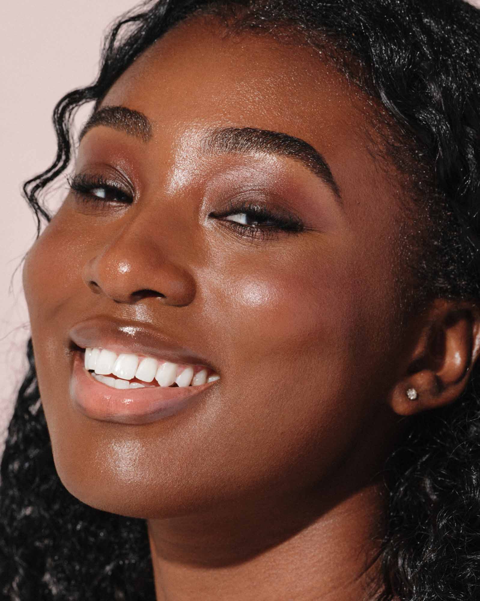 HOW TO APPLY: BLURRING SERUM BLUSH IN PLUM