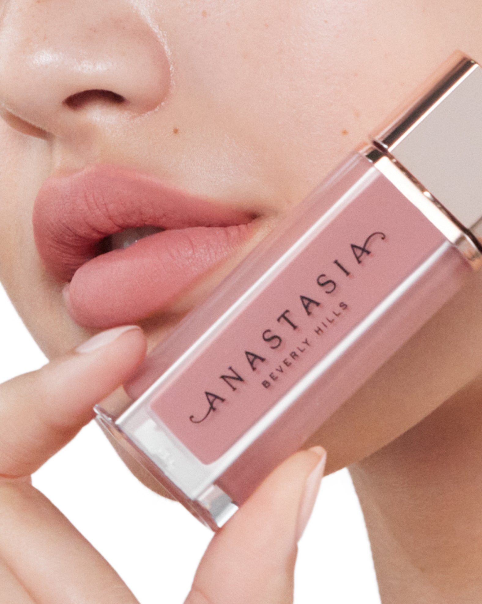 How To Apply: Lip Velvet In Kiss