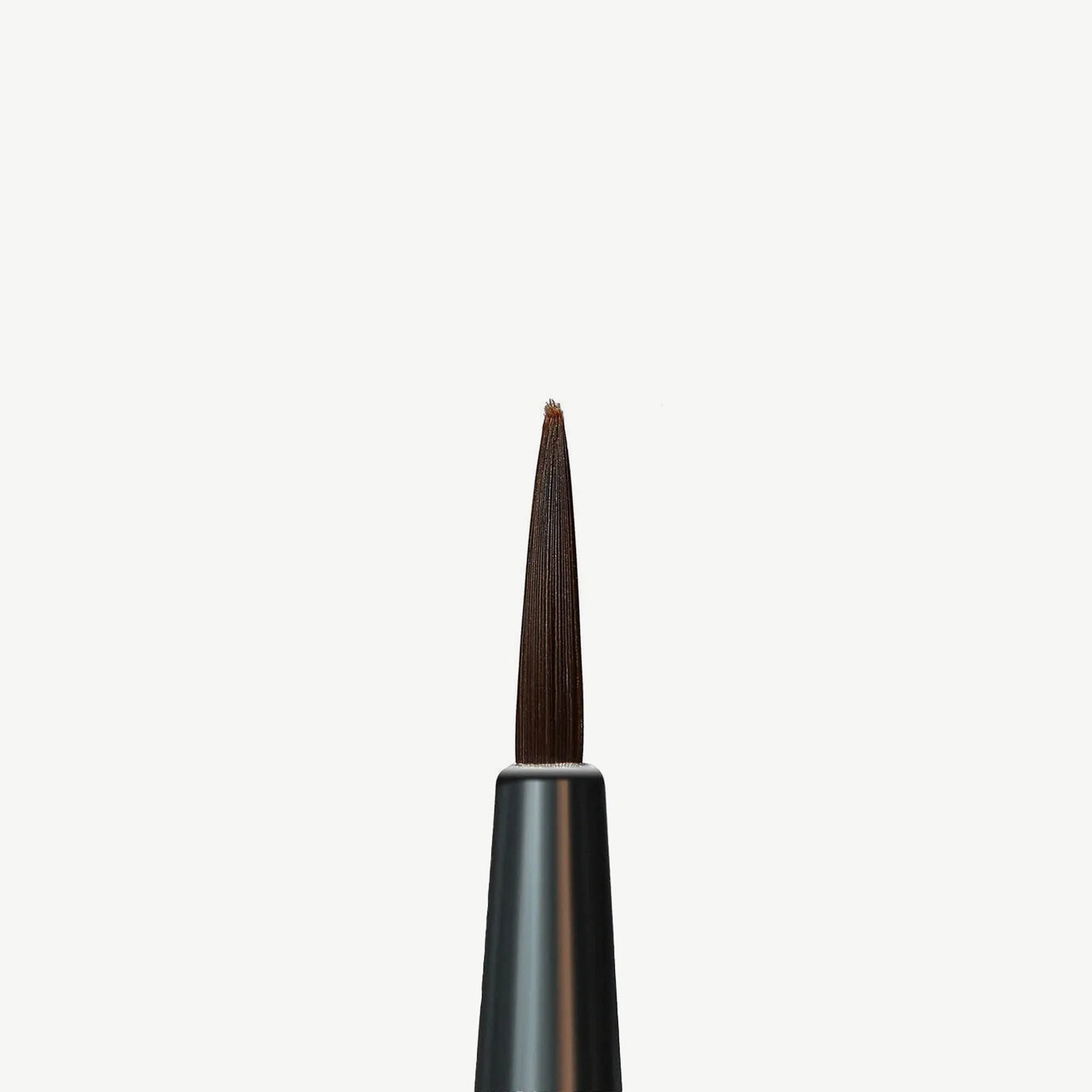 A28 Pro Brush - Precise Eyeliner Brush - Macro Image Application Tip