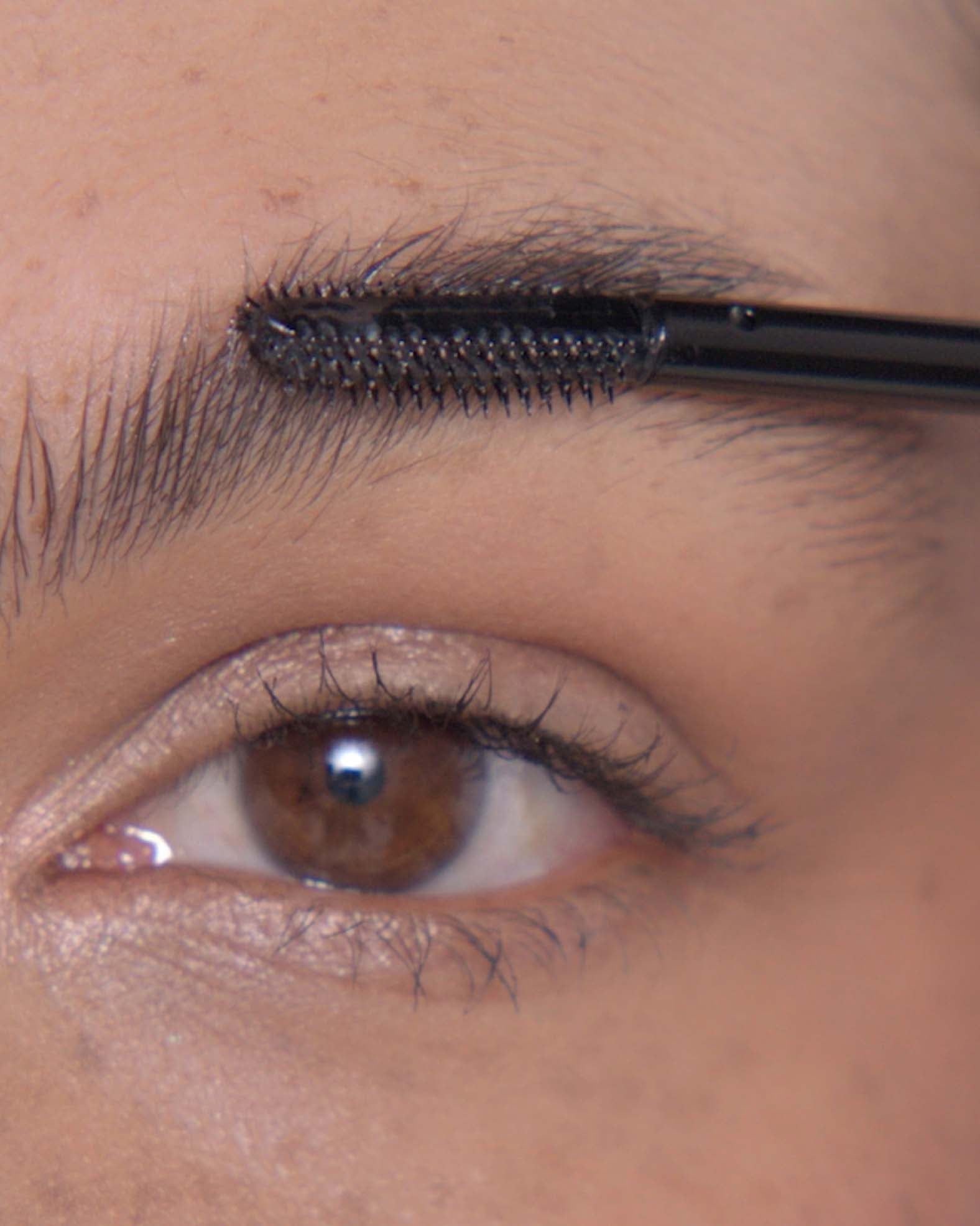 Applying Brow Freeze® Gel