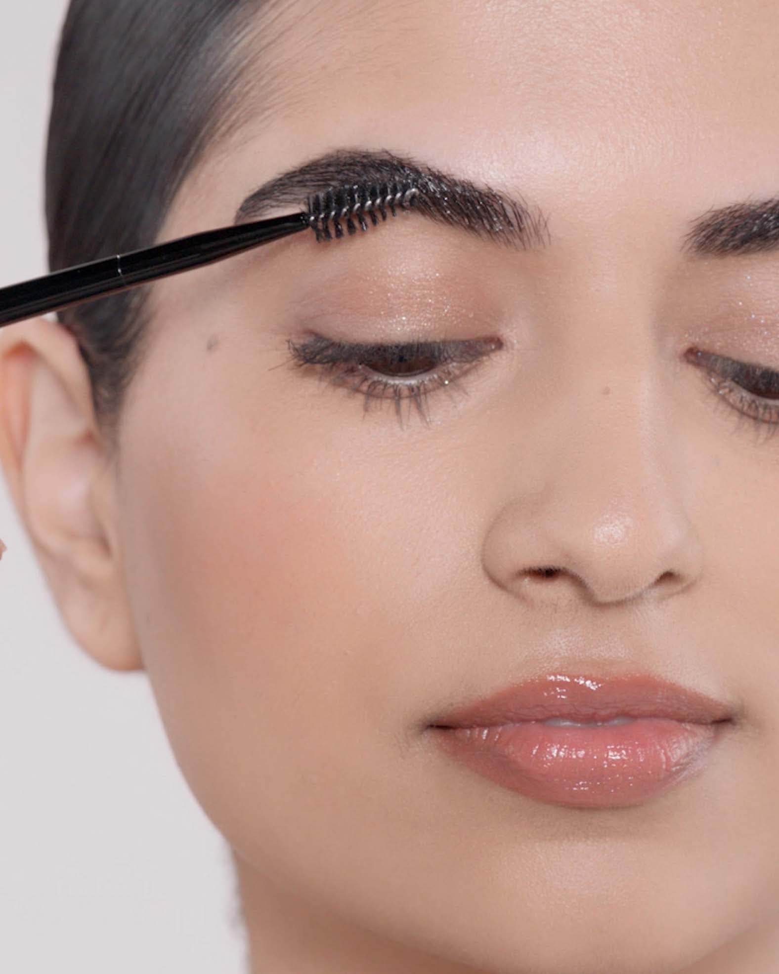 Applying Brow Freeze®