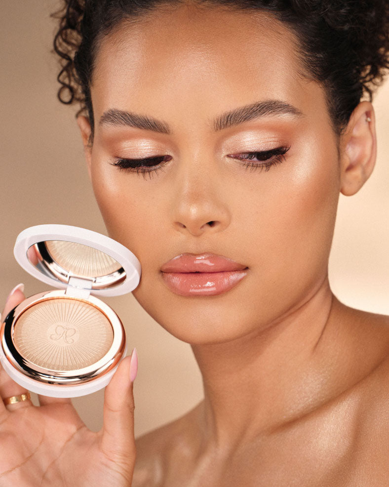 GET THE LOOK: USING GLOW SEEKER