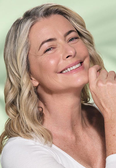 Get The Look: Using Hydra Prime SPF 50 and Impeccable Blurring Second-Skin Matte Foundation