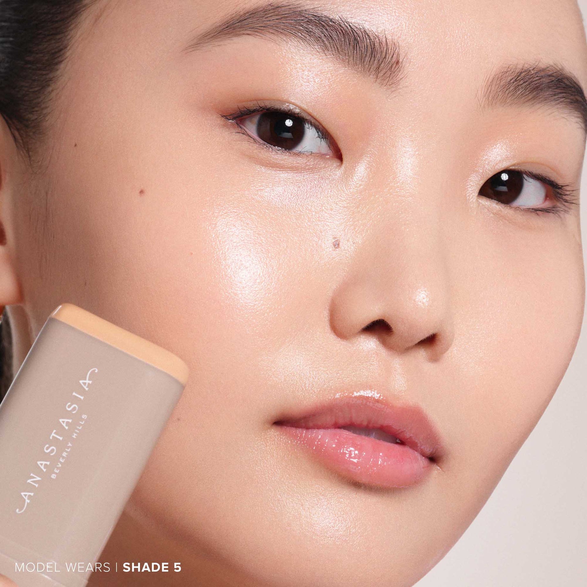 Shade 5 | Beauty Balm Serum Boosted Skin Tint On Model - Shade 5